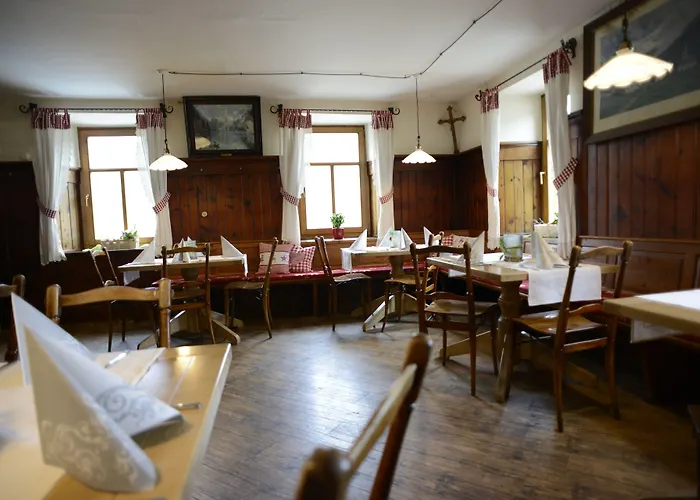 Alpengasthof Zur Post ホテル シャットヴァルト